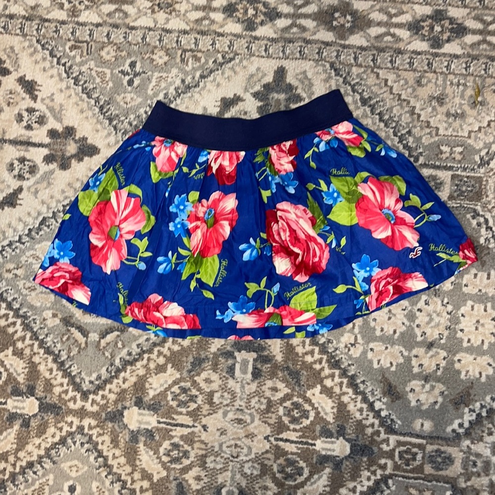 Hollister floral mini skirt